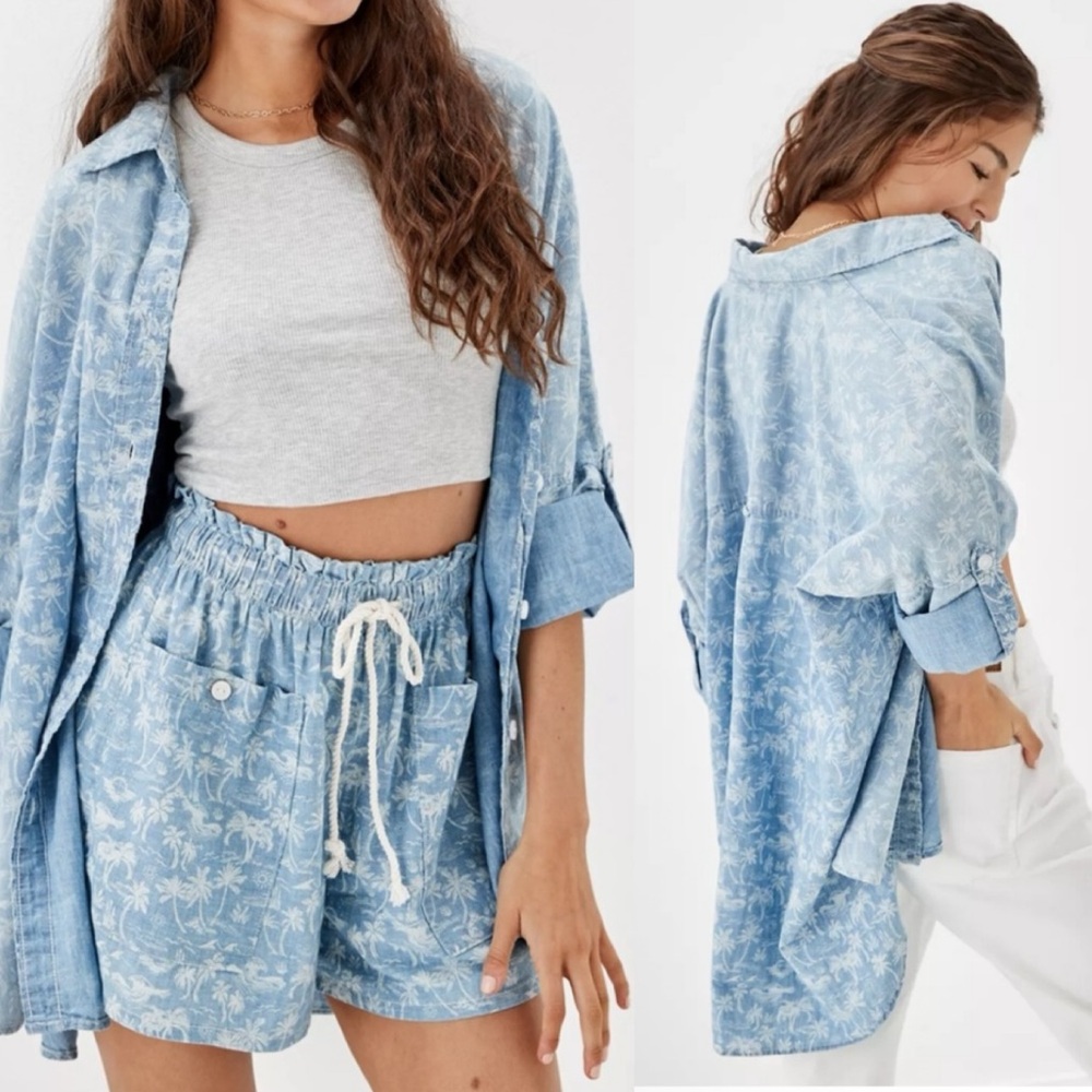 American Eagle Oversized Chambray Shirt Beach Palm Tree Print Button Up Small